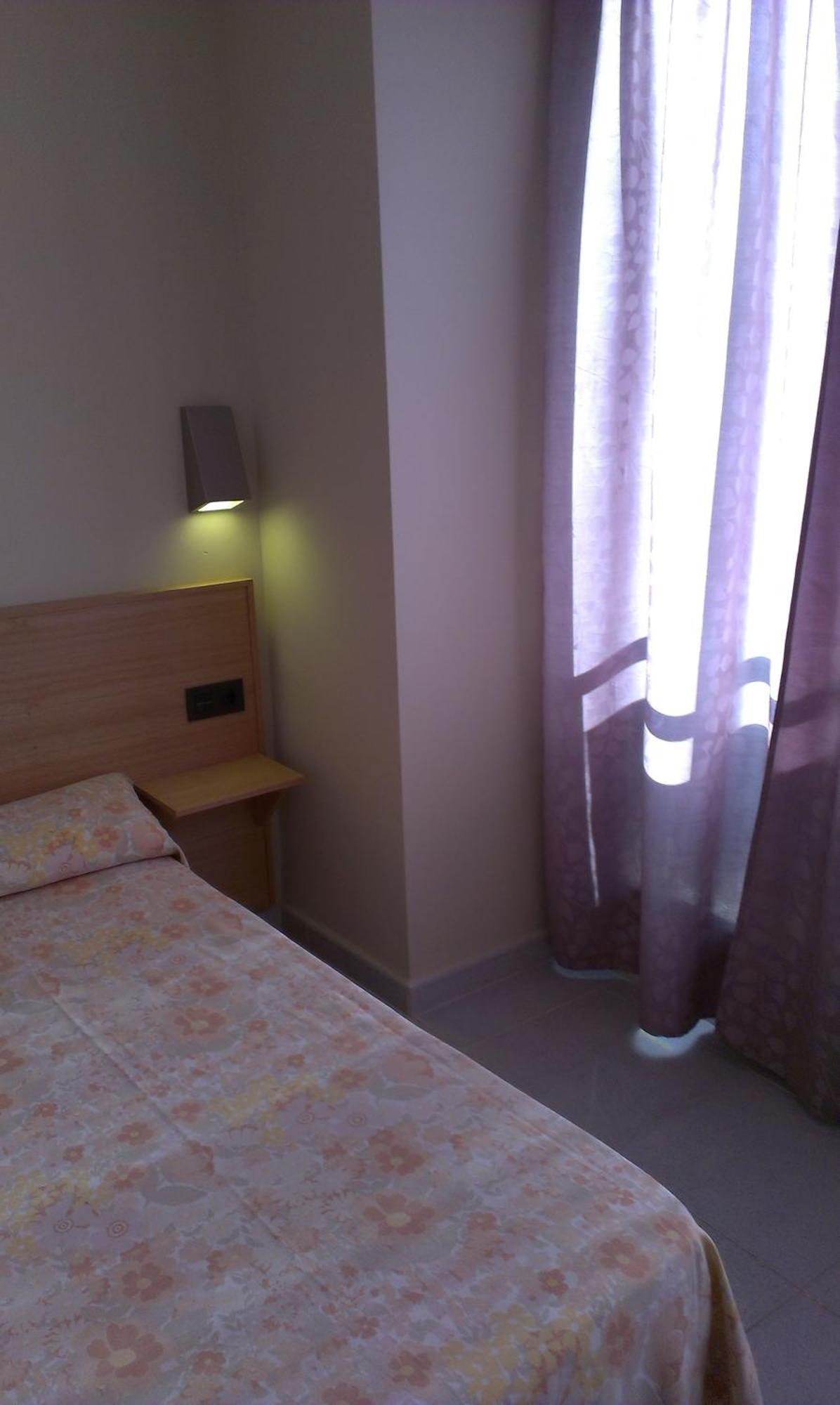 Hostal Bisbal Only Adults No Ac Valencia Buitenkant foto